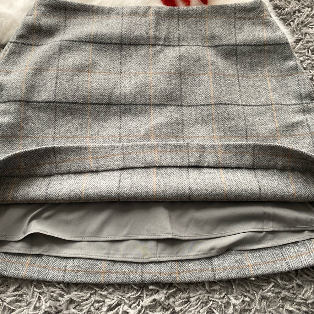 Uniqlo WOOL BLEND MINI SKIRT - Picture 6 of 9